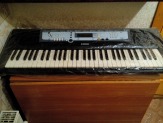 Продаю синтезатор Yamaha E213